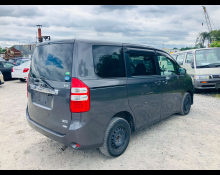 Toyota Noah 2013