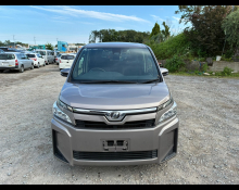 Toyota Voxy 2019