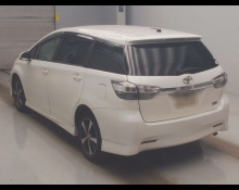 Toyota Wish 2013