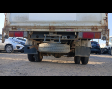 Nissan Atlas 2002