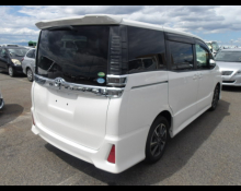 Toyota Voxy 2017