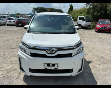 Toyota Voxy 2017