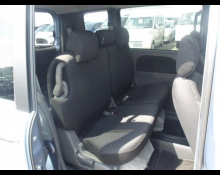 Toyota Sienta 2012