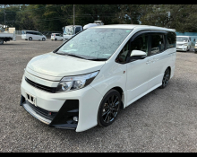 Toyota Noah 2017