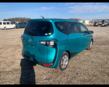 Toyota Sienta 2021