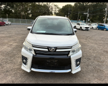 Toyota Voxy 2015