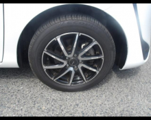 Toyota Sienta 2019