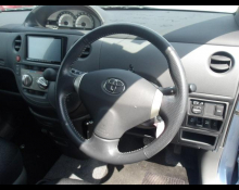 Toyota Sienta 2012