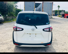 Toyota Sienta 2019