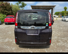 Toyota Noah 2014