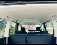 Toyota Noah 2013