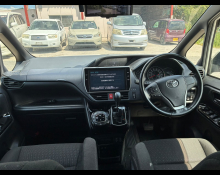 Toyota Voxy 2017