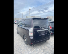 Toyota Voxy 2010