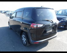 Toyota Sienta 2018