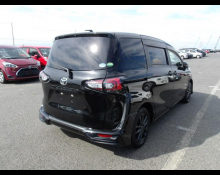 Toyota Sienta 2018