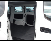 Nissan NV200 2023