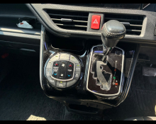 Toyota Voxy 2018