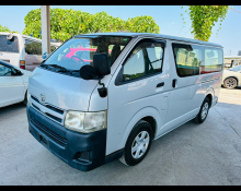 Toyota Hiace Van 2011