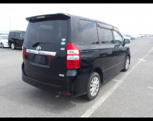 Toyota Noah 2012