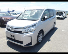 Toyota Voxy 2018