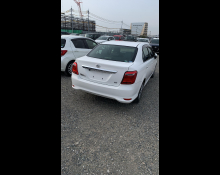 Toyota Corolla Axio 2015