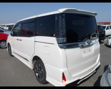 Toyota Voxy 2019