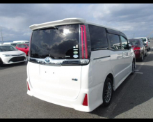 Toyota Noah 2018