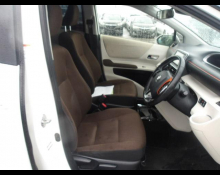 Toyota Sienta 2015