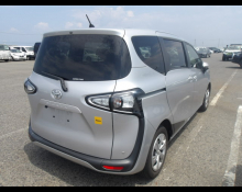 Toyota Sienta 2021