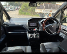 Toyota Voxy 2016