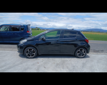 Toyota Vitz 2015