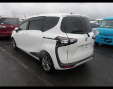 Toyota Sienta 2015