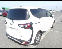 Toyota Sienta 2021