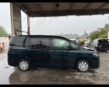 Toyota Voxy 2019