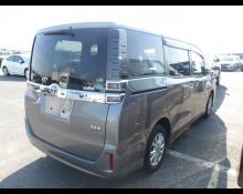 Toyota Voxy 2019