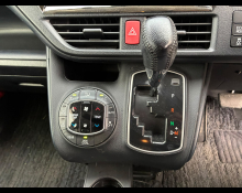 Toyota Voxy 2015