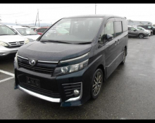 Toyota Voxy 2014
