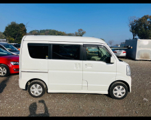 Nissan NV100 2020