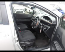 Toyota Sienta 2019