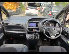 Toyota Noah 2014
