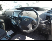 Toyota Estima 2013