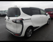 Toyota Sienta 2015