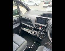 Toyota Voxy 2017