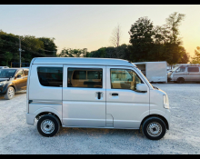 Nissan NV100 2020