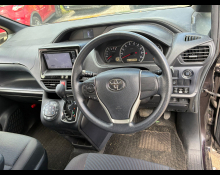 Toyota Noah 2014