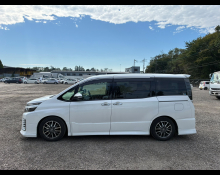 Toyota Voxy 2014