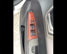 Toyota Corolla Axio 2012