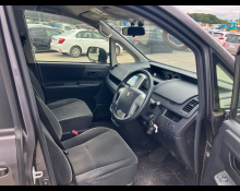 Toyota Noah 2013