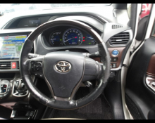 Toyota Esquire 2019