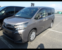Toyota Voxy 2019